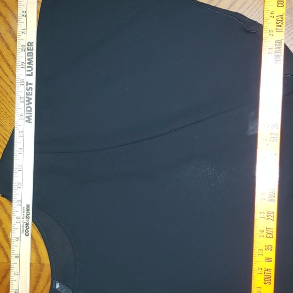 LOVE CULTURE Blouse.  Dolman Sleeves.  Batwing sleeves.  Cropped. - Picture 4 of 5